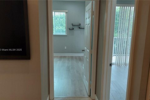 Townhouse in Hollywood, Florida 4 bedrooms, 215.16 sq.m. № 1927990 - photo 15