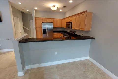 Townhouse in Hollywood, Florida 4 bedrooms, 215.16 sq.m. № 1927990 - photo 7