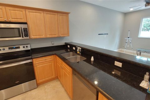 Townhouse in Hollywood, Florida 4 bedrooms, 215.16 sq.m. № 1927990 - photo 6