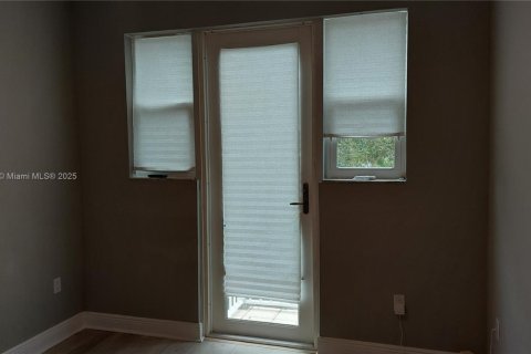 Townhouse in Hollywood, Florida 4 bedrooms, 215.16 sq.m. № 1927990 - photo 27