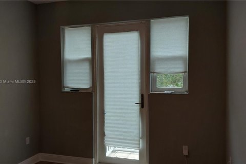 Townhouse in Hollywood, Florida 4 bedrooms, 215.16 sq.m. № 1927990 - photo 26