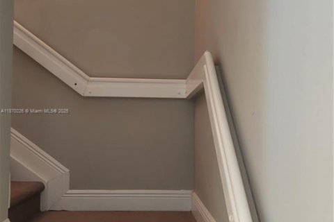 Townhouse in Hollywood, Florida 4 bedrooms, 215.16 sq.m. № 1927990 - photo 12