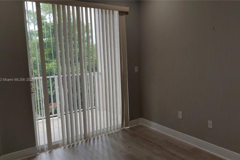 Townhouse in Hollywood, Florida 4 bedrooms, 215.16 sq.m. № 1927990 - photo 18