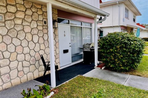 Condo in Holiday, Florida, 2 bedrooms  № 1750108 - photo 21