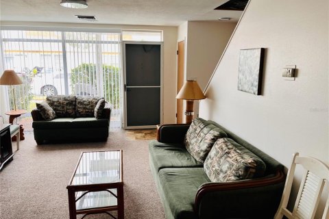 Condo in Holiday, Florida, 2 bedrooms  № 1750108 - photo 15