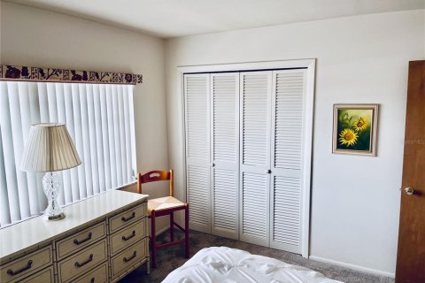 Condo in Holiday, Florida, 2 bedrooms  № 1750108 - photo 9