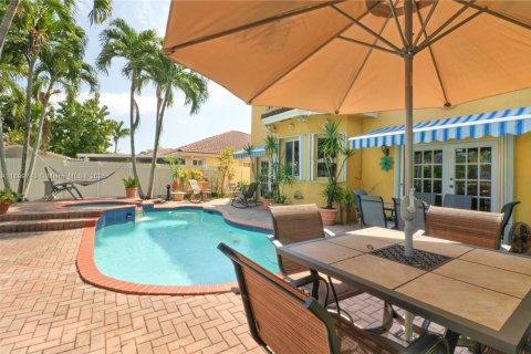 Villa ou maison à vendre à Miami, Floride: 4 chambres, 186.83 m2 № 1951303 - photo 21