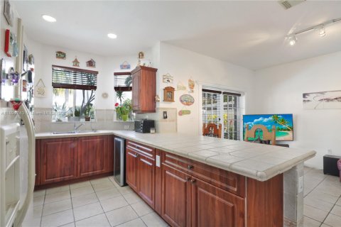 Villa ou maison à vendre à Miami, Floride: 4 chambres, 186.83 m2 № 1951303 - photo 16