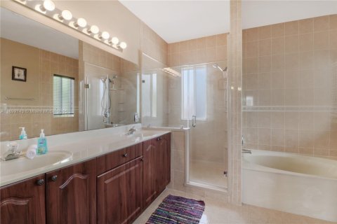 Villa ou maison à vendre à Miami, Floride: 4 chambres, 186.83 m2 № 1951303 - photo 6