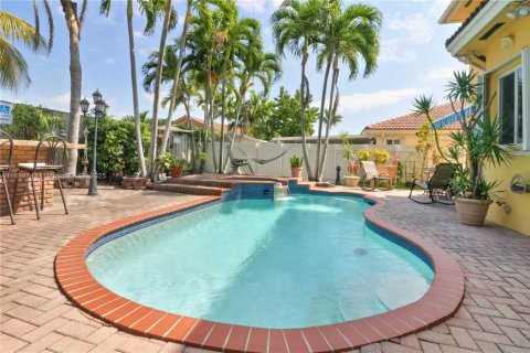 Villa ou maison à vendre à Miami, Floride: 4 chambres, 186.83 m2 № 1951303 - photo 27