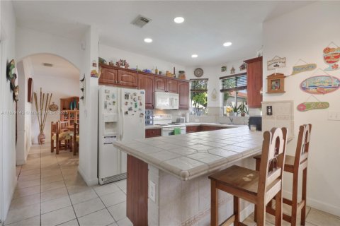 Villa ou maison à vendre à Miami, Floride: 4 chambres, 186.83 m2 № 1951303 - photo 17