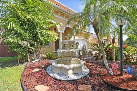 Villa ou maison à vendre à Miami, Floride: 4 chambres, 186.83 m2 № 1951303 - photo 30