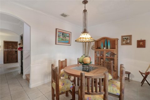 Villa ou maison à vendre à Miami, Floride: 4 chambres, 186.83 m2 № 1951303 - photo 15