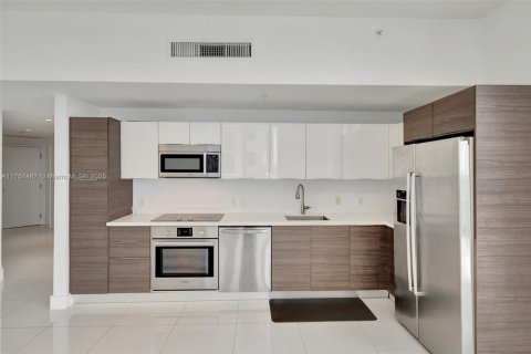 Condo in Miami, Florida, 3 bedrooms  № 1727855 - photo 12