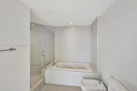 Condo in Miami, Florida, 3 bedrooms  № 1727855 - photo 19