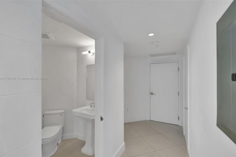 Condo in Miami, Florida, 3 bedrooms  № 1727855 - photo 7