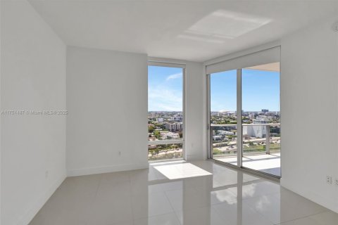 Condo in Miami, Florida, 3 bedrooms  № 1727855 - photo 14