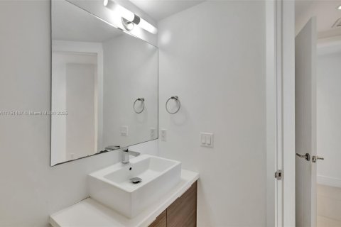 Condo in Miami, Florida, 3 bedrooms  № 1727855 - photo 24