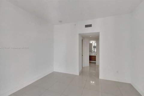 Condo in Miami, Florida, 3 bedrooms  № 1727855 - photo 27