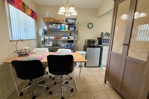 Condo in New Port Richey, Florida, 2 bedrooms  № 1908678 - photo 5