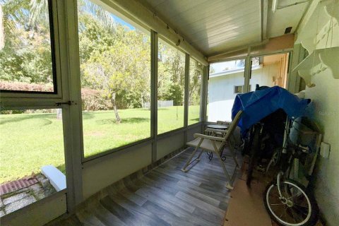 Condo in New Port Richey, Florida, 2 bedrooms  № 1908678 - photo 12