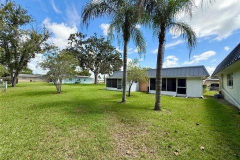 Condo in New Port Richey, Florida, 2 bedrooms  № 1908678 - photo 15