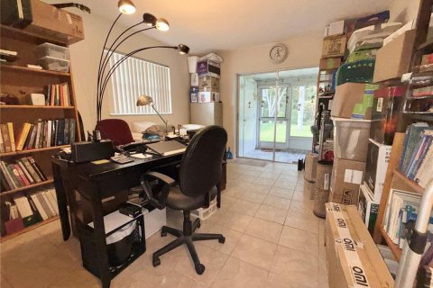 Condo in New Port Richey, Florida, 2 bedrooms  № 1908678 - photo 7