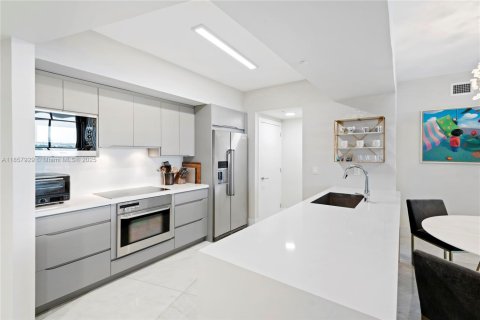 Copropriété à vendre à Miami Beach, Floride: 2 chambres, 130.06 m2 № 1882335 - photo 2