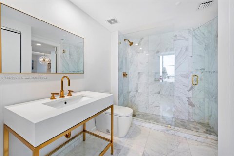Copropriété à vendre à Miami Beach, Floride: 2 chambres, 130.06 m2 № 1882335 - photo 15