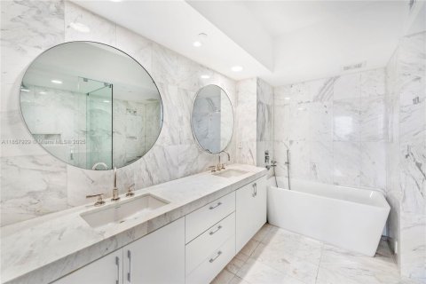 Copropriété à vendre à Miami Beach, Floride: 2 chambres, 130.06 m2 № 1882335 - photo 10