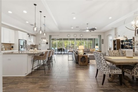 Villa ou maison à vendre à Apollo Beach, Floride: 5 chambres, 306.67 m2 № 2436678 - photo 3