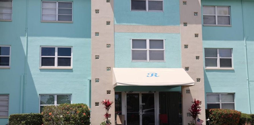 Condo in Seminole, Florida, 2 bedrooms № 1681673