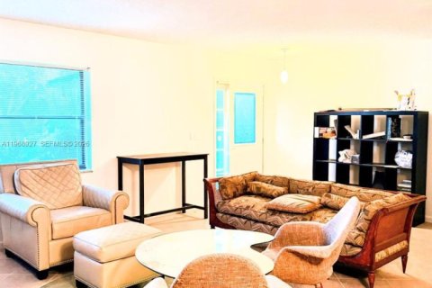 Casa en venta en Delray Beach, Florida, 3 dormitorios, 157.19 m2 № 2031819 - foto 3