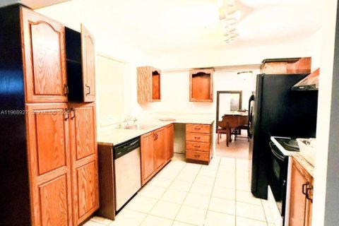 Casa en venta en Delray Beach, Florida, 3 dormitorios, 157.19 m2 № 2031819 - foto 9