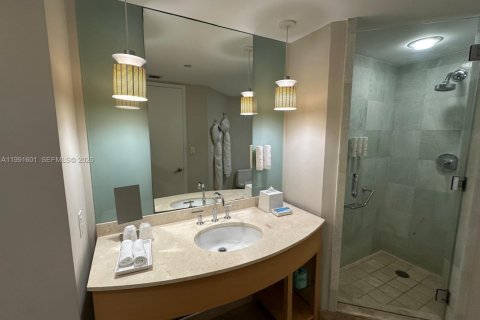 Condo in Sunny Isles Beach, Florida, 2 bedrooms  № 2052108 - photo 20