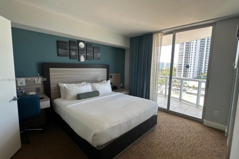 Condo in Sunny Isles Beach, Florida, 2 bedrooms  № 2052108 - photo 23