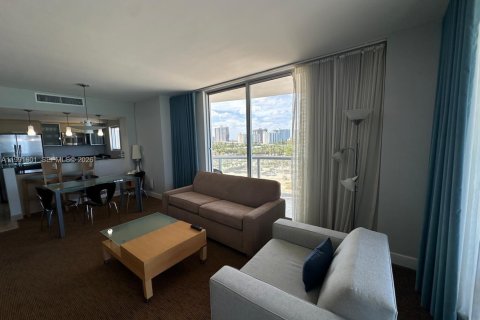 Condo in Sunny Isles Beach, Florida, 2 bedrooms  № 2052108 - photo 9