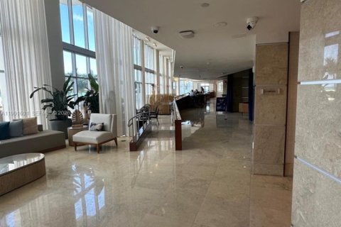 Condo in Sunny Isles Beach, Florida, 2 bedrooms  № 2052108 - photo 29