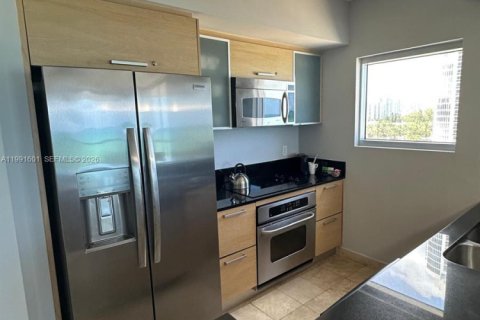 Condo in Sunny Isles Beach, Florida, 2 bedrooms  № 2052108 - photo 11