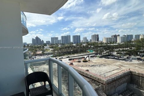 Condo in Sunny Isles Beach, Florida, 2 bedrooms  № 2052108 - photo 25