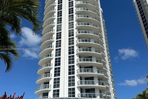 Condo in Sunny Isles Beach, Florida, 2 bedrooms  № 2052108 - photo 4