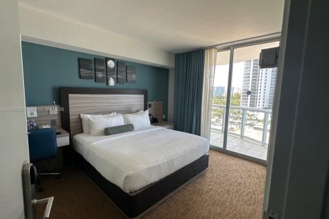 Condo in Sunny Isles Beach, Florida, 2 bedrooms  № 2052108 - photo 22