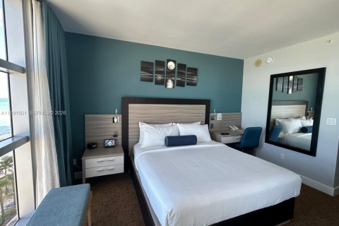 Condo in Sunny Isles Beach, Florida, 2 bedrooms  № 2052108 - photo 16