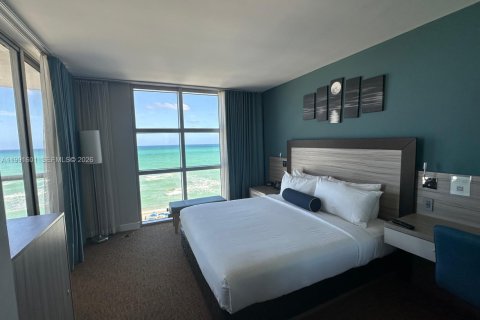 Condo in Sunny Isles Beach, Florida, 2 bedrooms  № 2052108 - photo 13