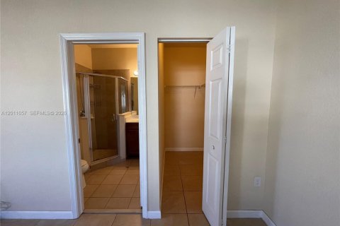 Appartement à louer à Miami, Floride: 281.59 m2 № 2075309 - photo 5