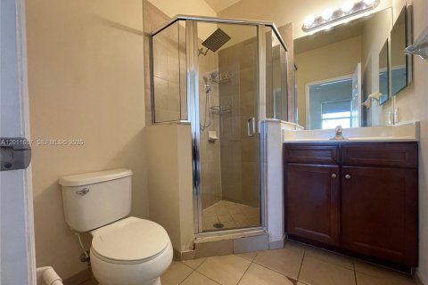 Appartement à louer à Miami, Floride: 281.59 m2 № 2075309 - photo 6