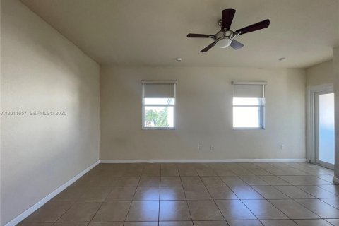 Appartement à louer à Miami, Floride: 281.59 m2 № 2075309 - photo 4