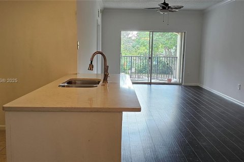 Condo in Coral Springs, Florida, 3 bedrooms  № 1878773 - photo 2