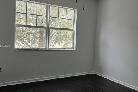 Condo in Coral Springs, Florida, 3 bedrooms  № 1878773 - photo 8