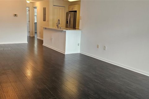 Condo in Coral Springs, Florida, 3 bedrooms  № 1878773 - photo 4